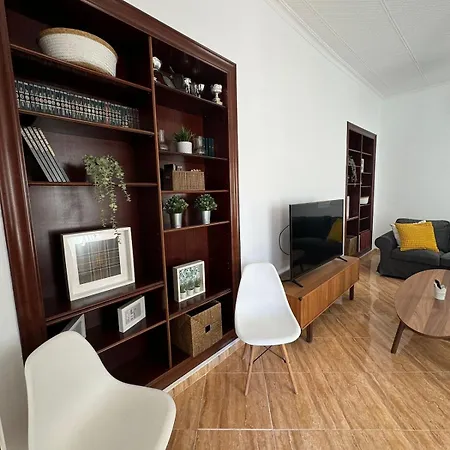 Gran Casa Cerca De La Playa Con 3 En Pedregalejo Holiday home