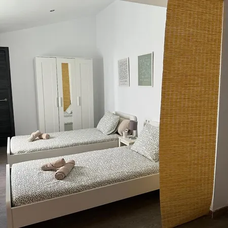 Holiday home Gran Casa Cerca De La Playa Con 3 En Pedregalejo *