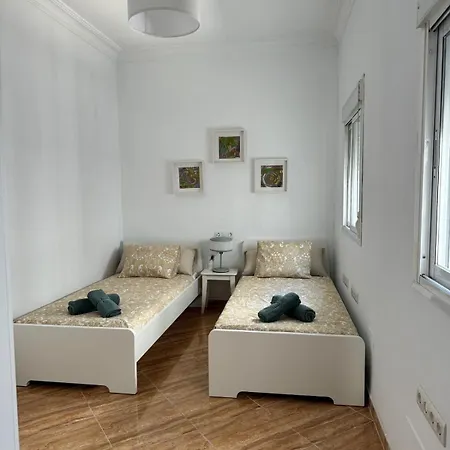 Gran Casa Cerca De La Playa Con 3 En Pedregalejo Holiday home *