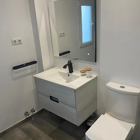 Gran Casa Cerca De La Playa Con 3 En Pedregalejo *